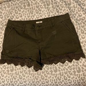 Maurice’s shorts size 13/14